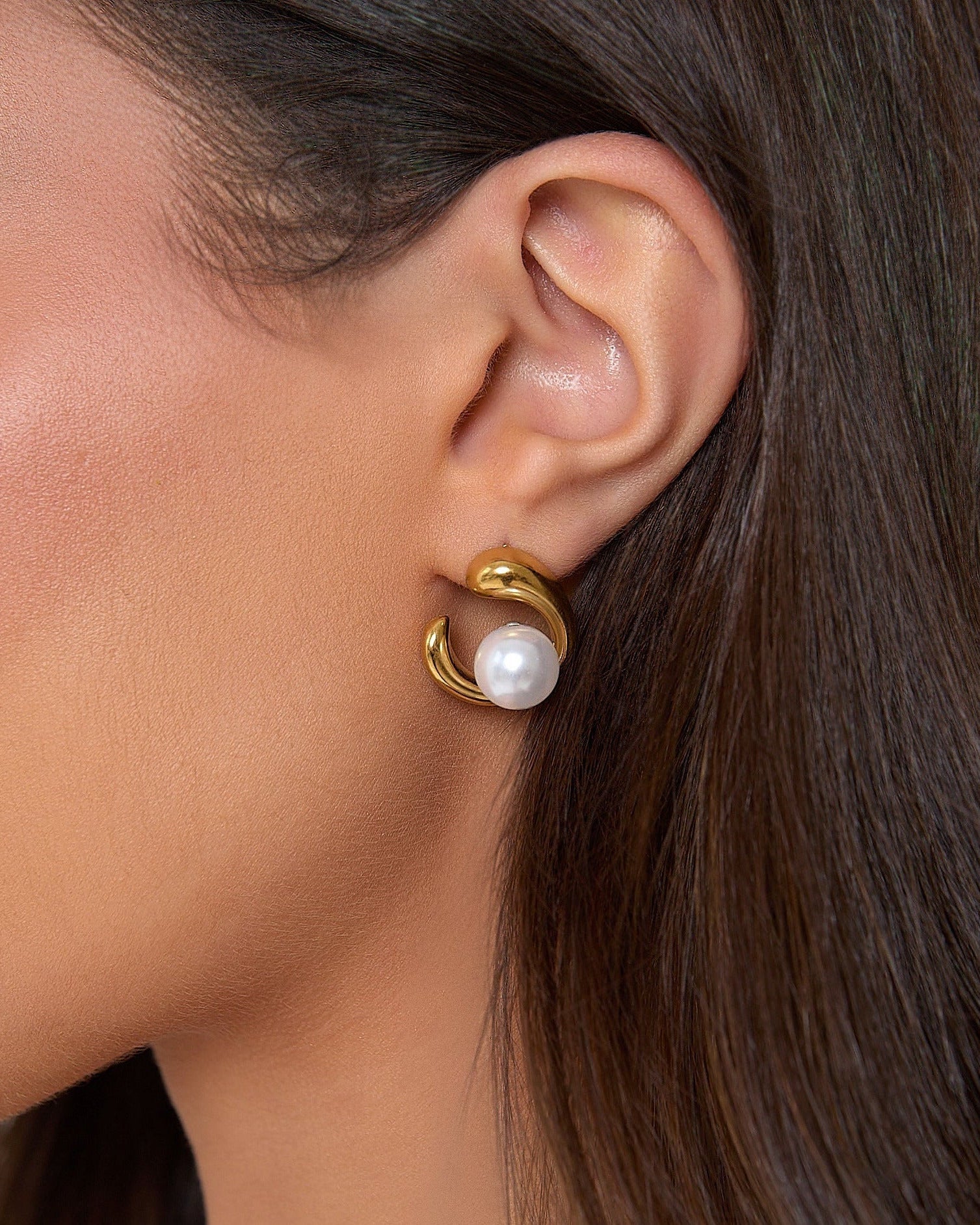 Gold Pearl Detail Earring