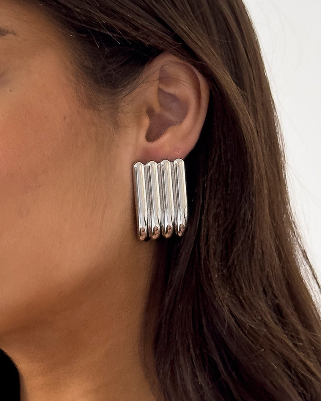 Long Ribbed Earrings Silver