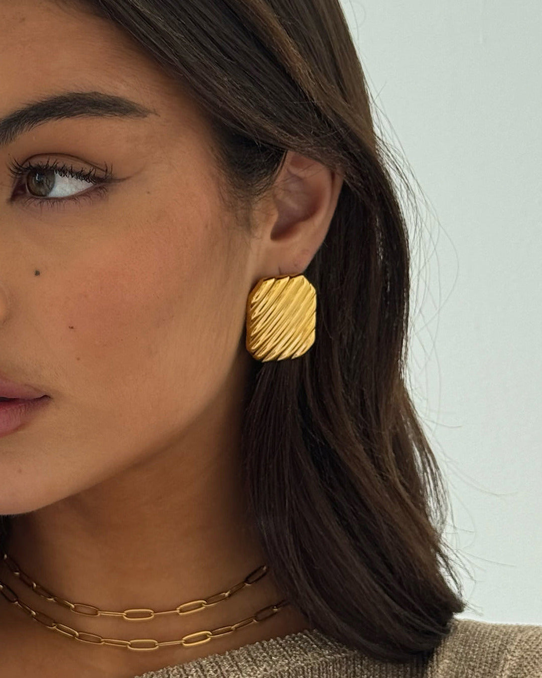 Ribbed Earrings Gold