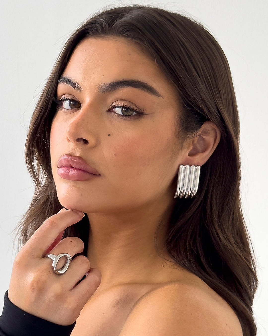 Long Ribbed Earrings Silver