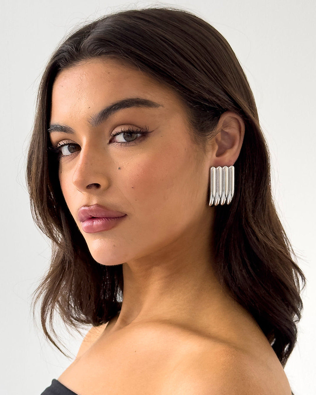 Long Ribbed Earrings Silver